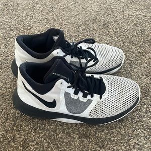 Son outgrew them don’t need anymore. Good shape